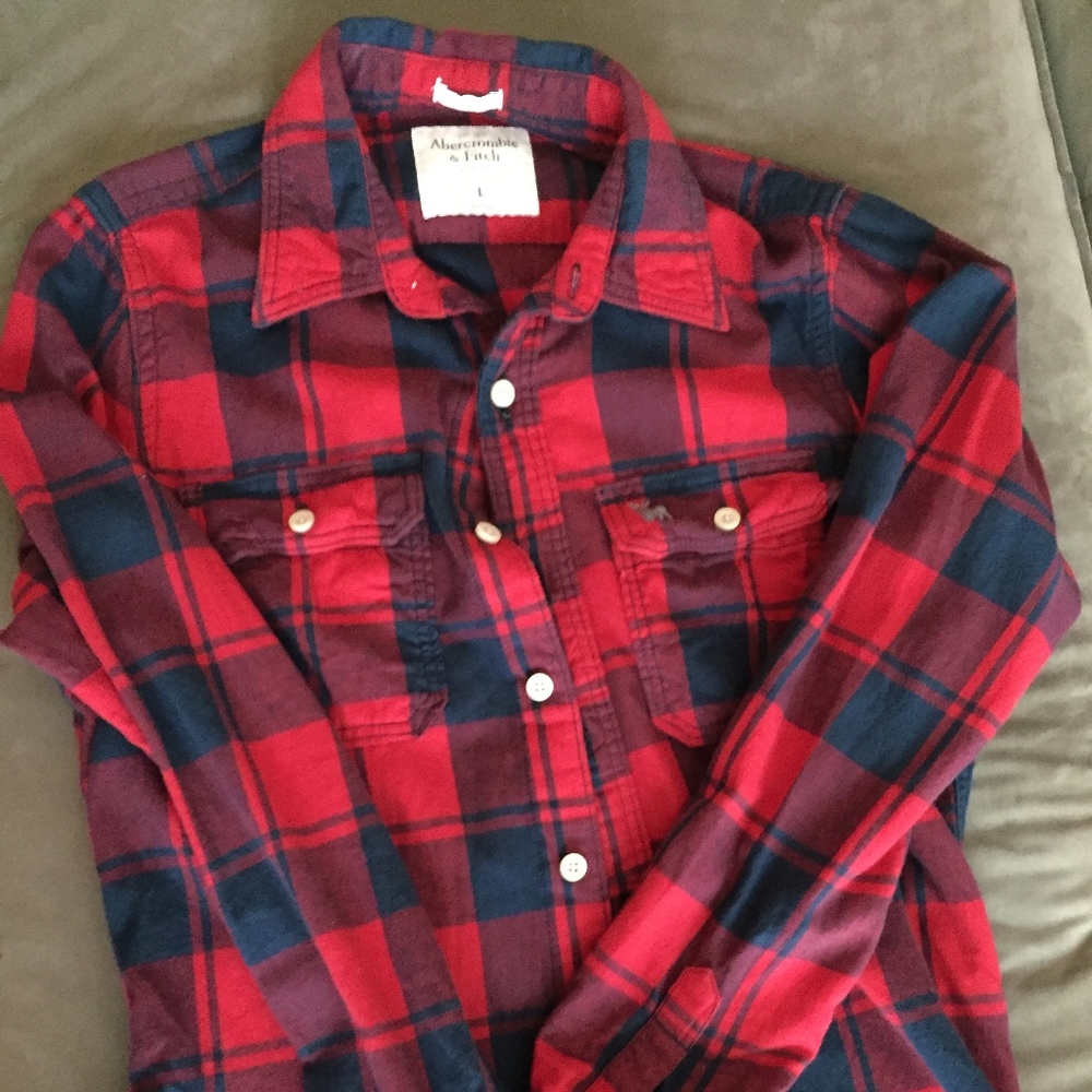 Men's muscle fit flannel button down